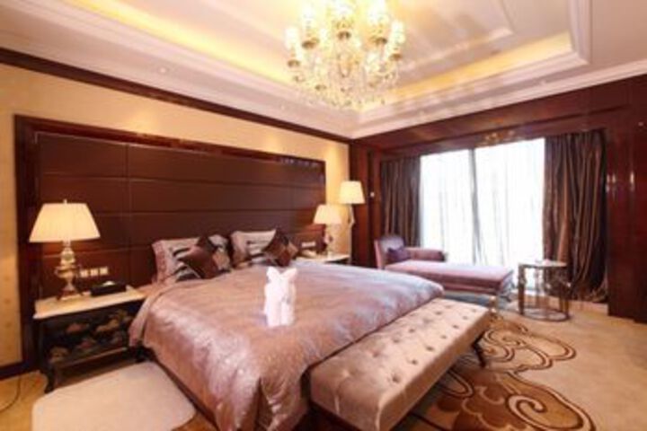 Room 9 of 29