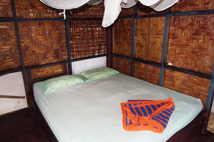 Room 2 of 65