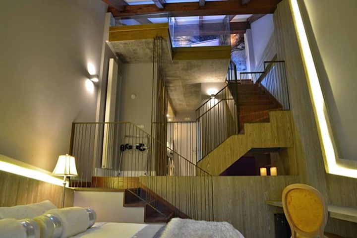 Room 25 of 47