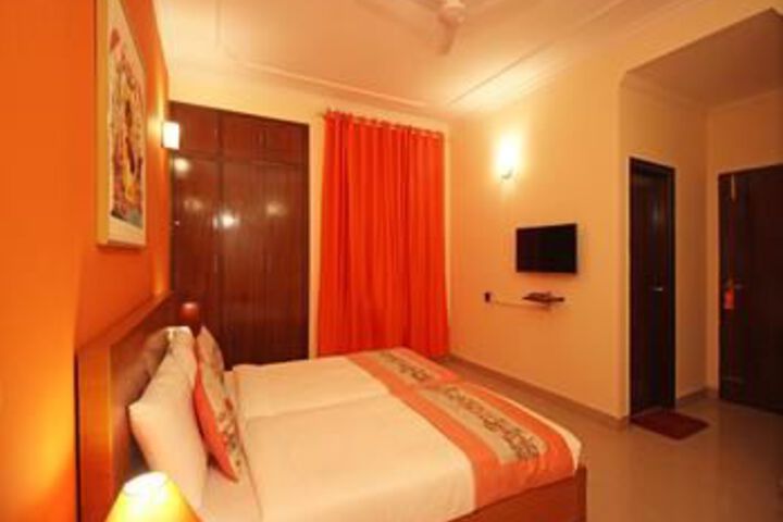Room 25 of 27