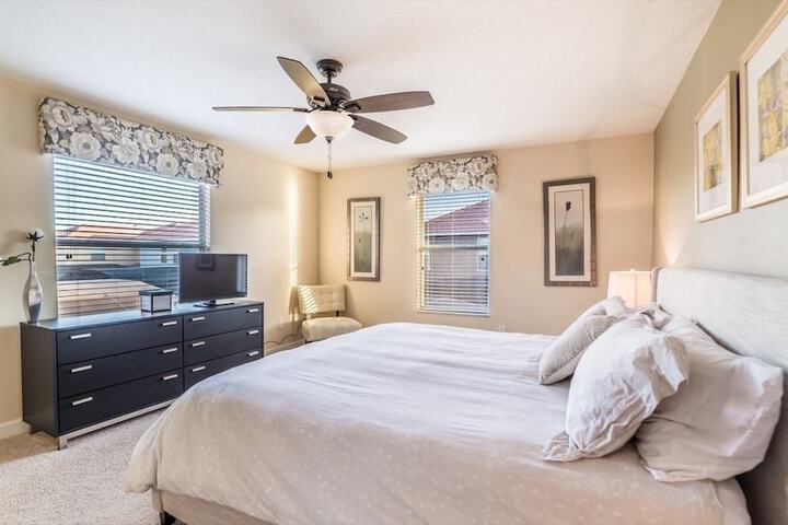 Room 9 of 29