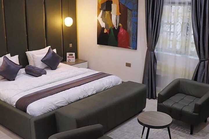 Room 8 of 39