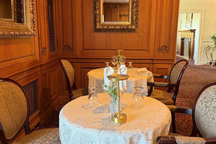 Dining 40 of 46