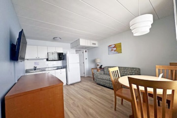 Room 100 of 258