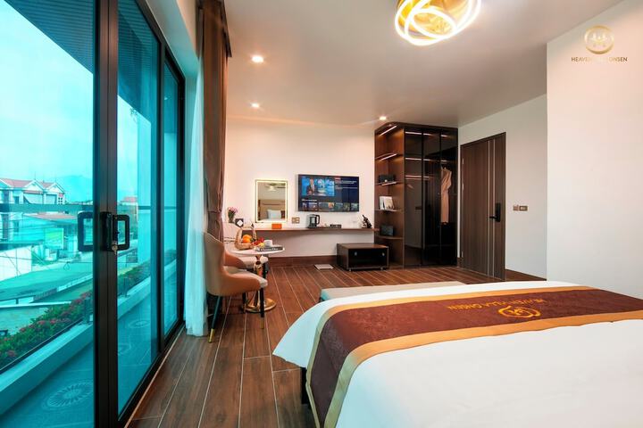 Room 2 of 31