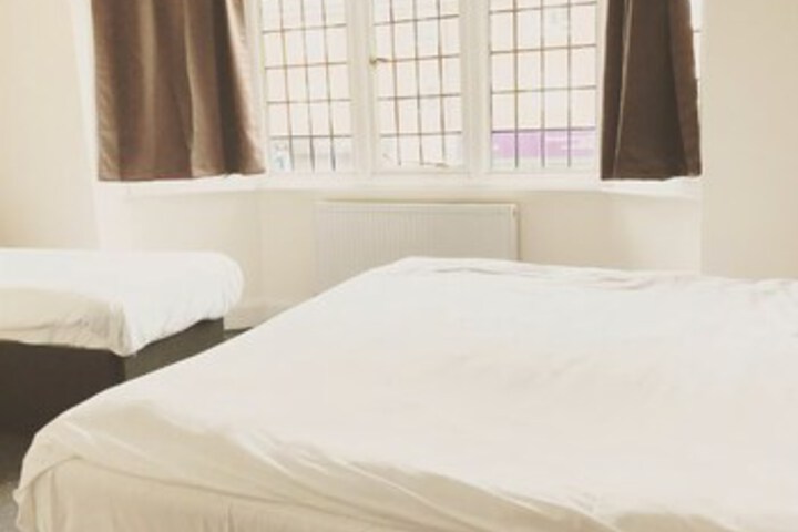 Room 10 of 19