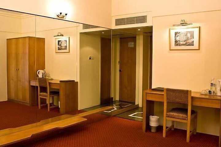Room 3 of 33