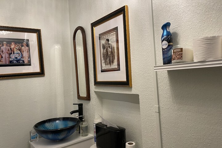 Room 76 of 99