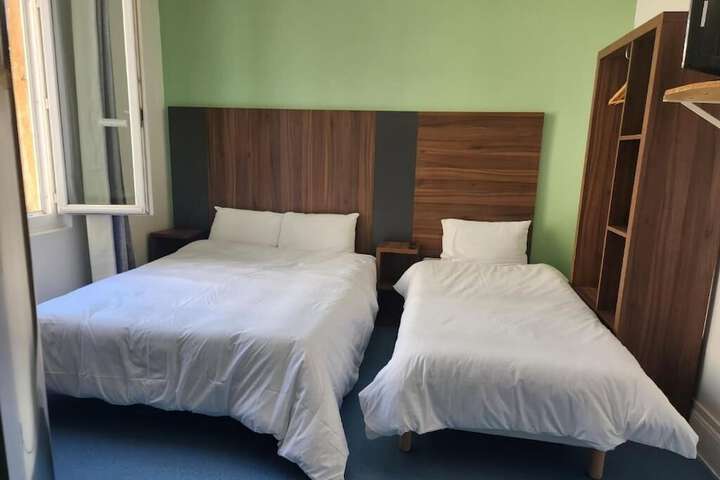 Room 4 of 20