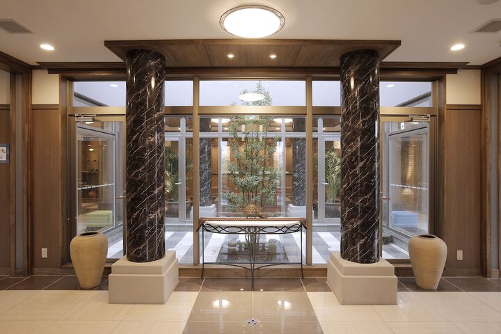 Hotel 2 of 72