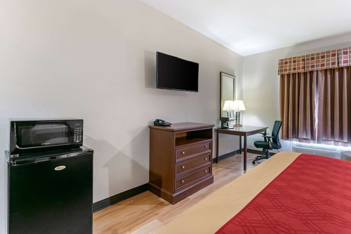 Room 4 of 23