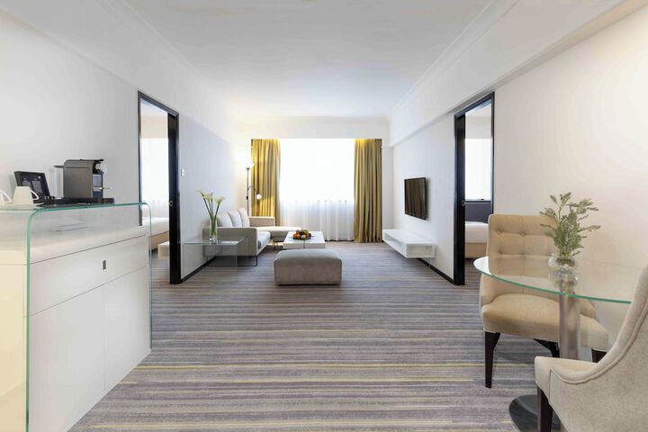 Room 32 of 51