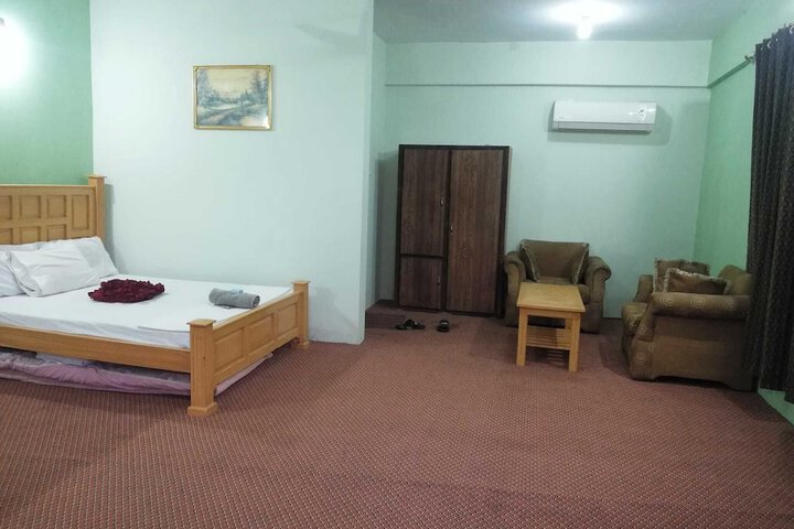Room 3 of 25
