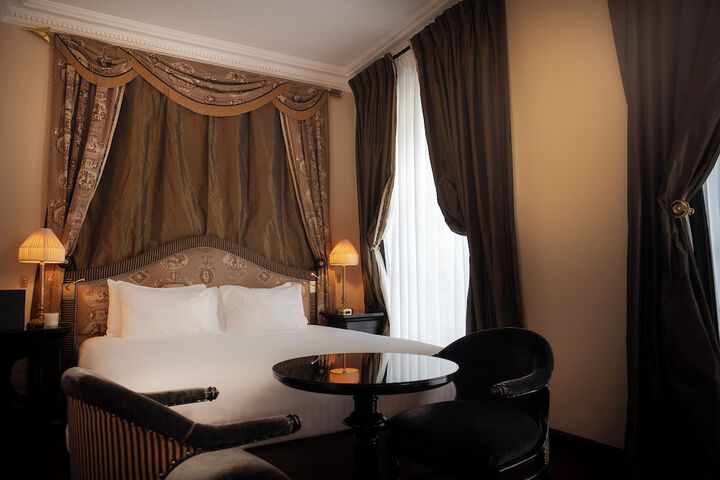 Room 9 of 50