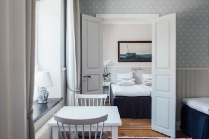 Room 12 of 48