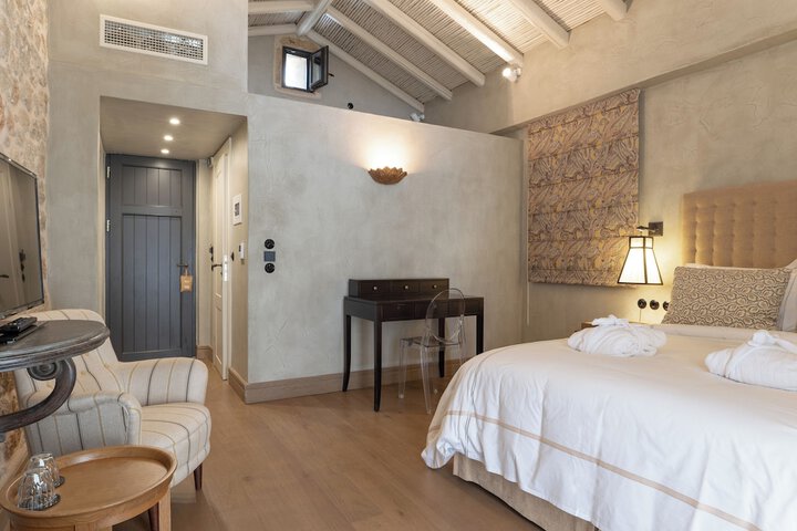 Room 34 of 110