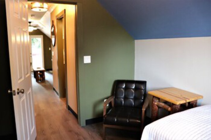 Room 28 of 504