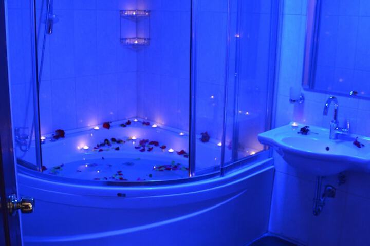 Jetted tub