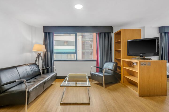 Room 18 of 29