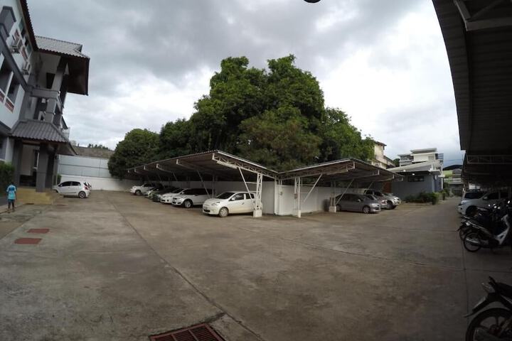 Property Grounds 21 of 28