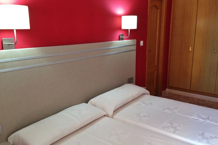 Room 5 of 48