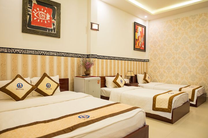 Room 5 of 153