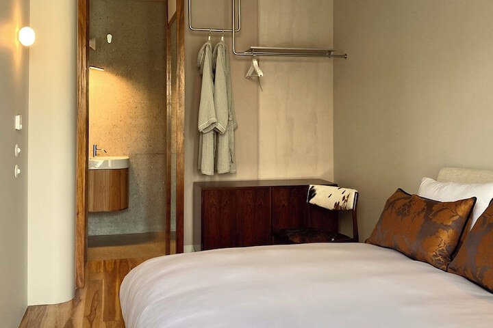 Room 60 of 129