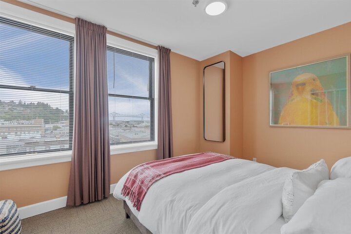 Room 49 of 172