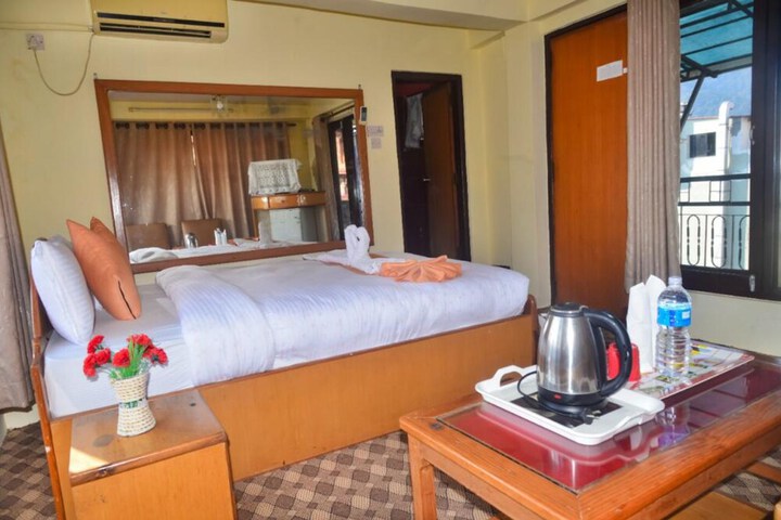 Room 8 of 31