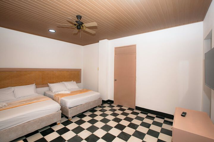 Room 3 of 39