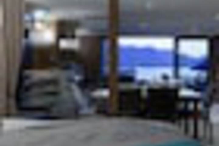 Room 17 of 216