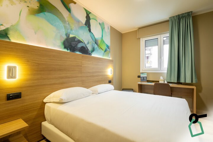 Room 10 of 35