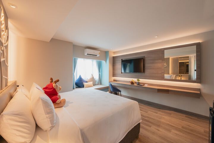 Room 32 of 136