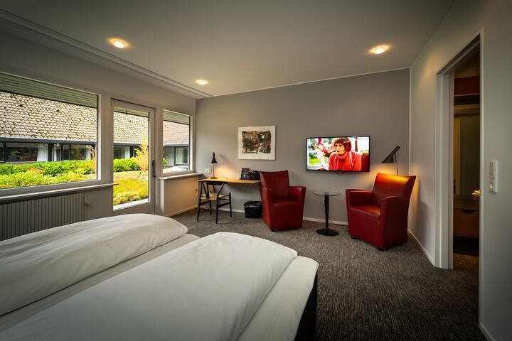 Room 5 of 40