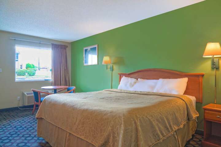 1 King Bed (6 of 21)