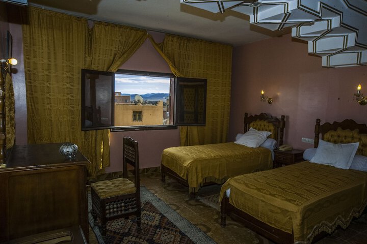 Room 6 of 28