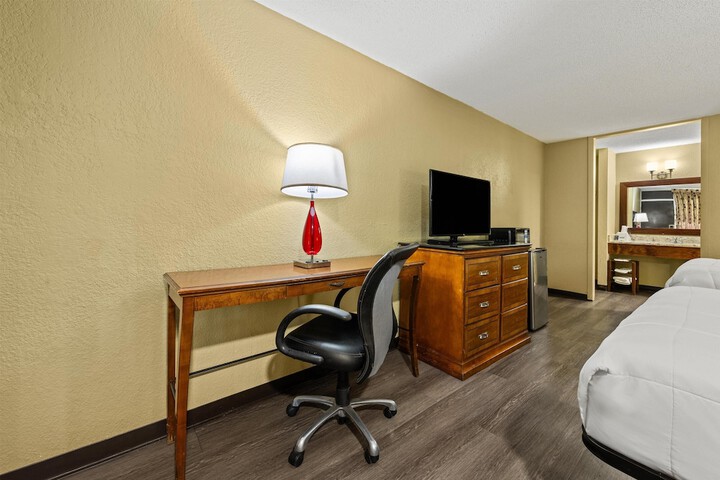 Room 20 of 33