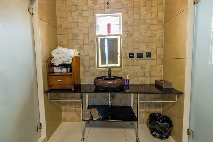 Room 47 of 75