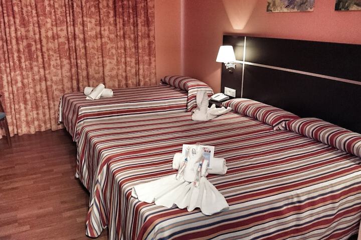 Room 11 of 36