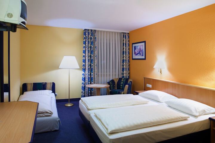 Room 6 of 38
