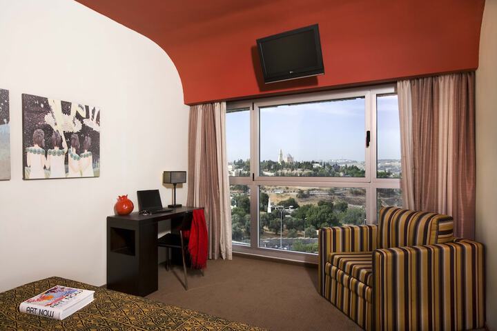 Room 7 of 54