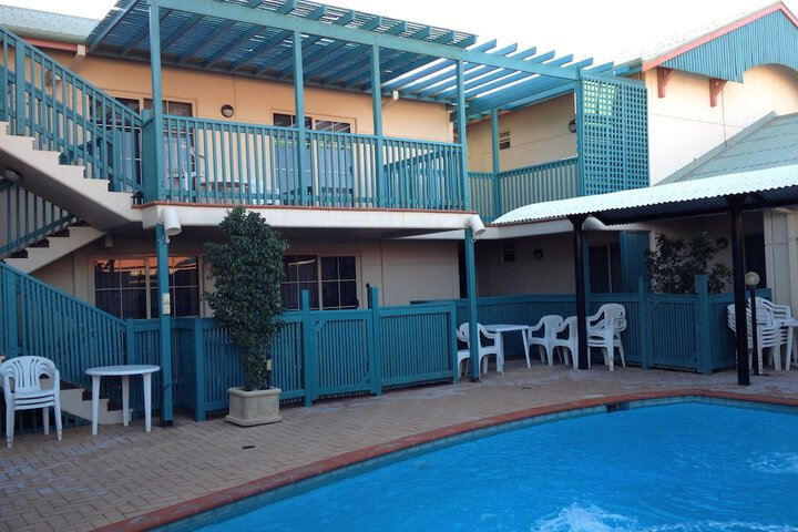 Hotel Pool