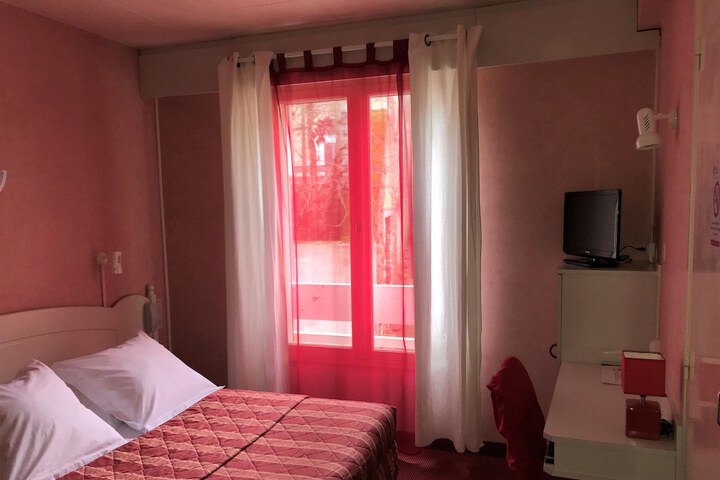 Room 4 of 31