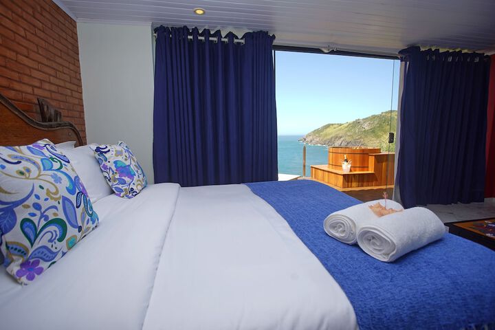 Cliffside Luxury Inn in Búzios