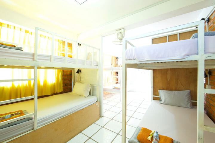 Room 34 of 64