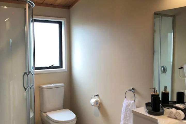 Room 9 of 12