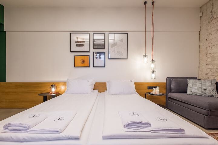 Room 42 of 76