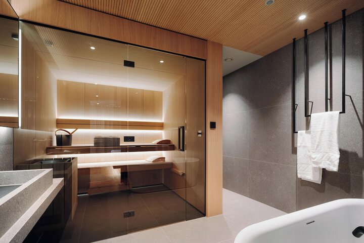 Room 42 of 107