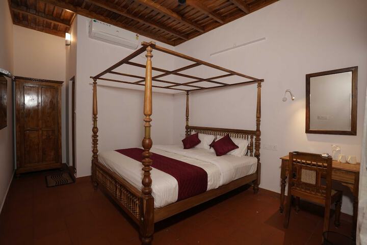 Room 3 of 16
