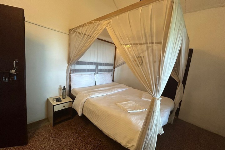Room 11 of 39